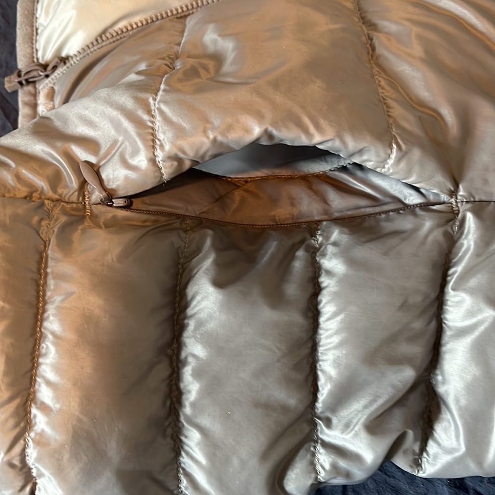 UNIQLO silver ultra light down puffer jacket zippered pockets size XS packable - Picture 6 of 9